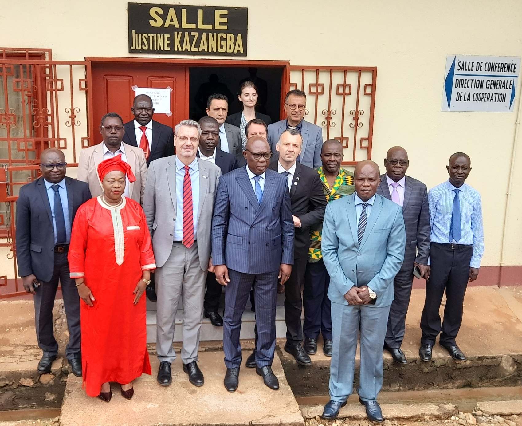 Centrafrique : la France accorde un financement de plus 16 milliards de Fcfa pour 2 projets de développement