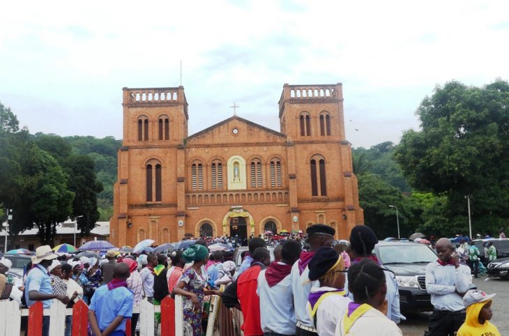 Bangui : le sexe et l’alcool rythment la célébration des fêtes de fin d’année aux alentours de la Cathédrale