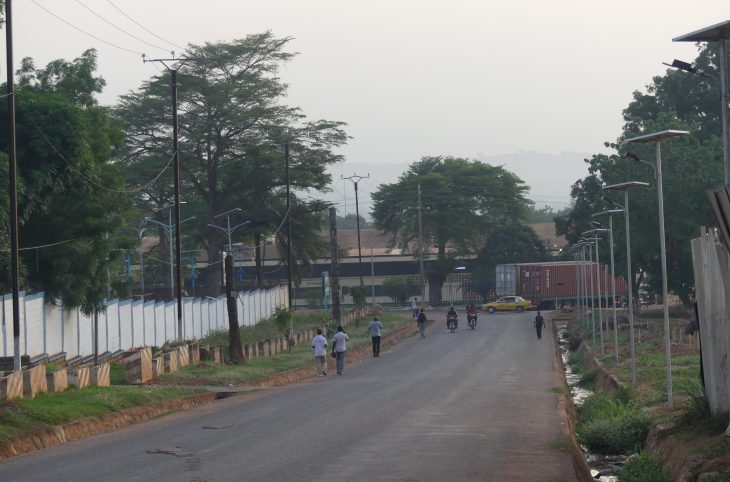 Bangui : le cambriolage des lampadaires solaires plonge rues et avenues de la capitale dans le noir