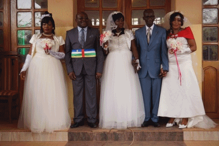 RCA : un homme épouse officiellement ses trois femmes