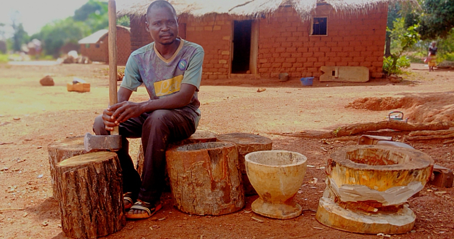 Fabrication de mortiers de cuisine : des outils rudimentaires qui font l’affaire