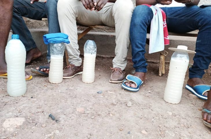 Centrafrique : les points de vente du vin de palme inondent les quartiers et drainent de plus en plus de consommateurs
