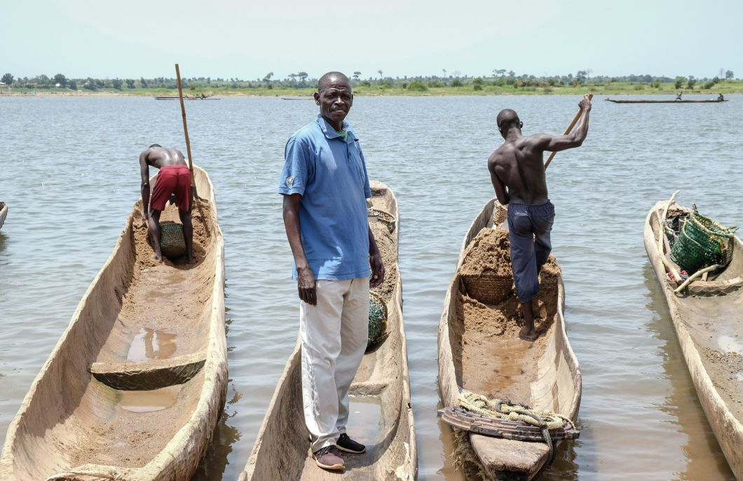 Centrafrique : le taxi-pirogue, un métier qui fait vivre de nombreuses personnes à Bria