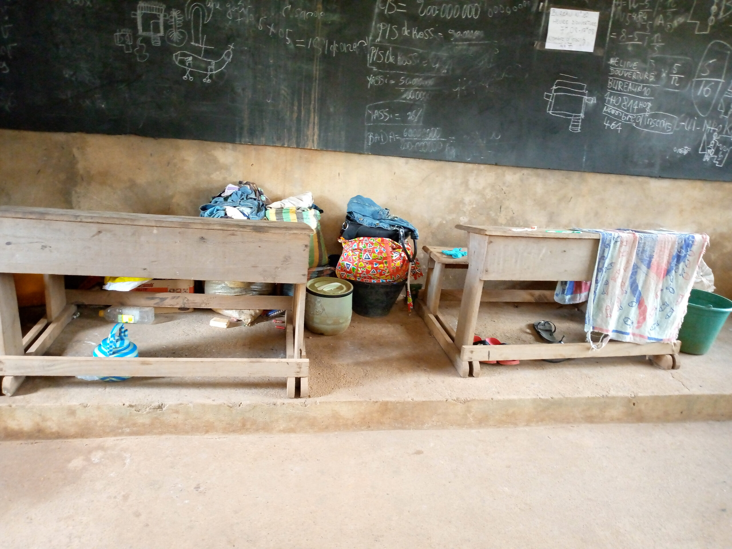 Bangui: une veuve abandonnée avec ses 4 enfants dans une école du 3e arr.
