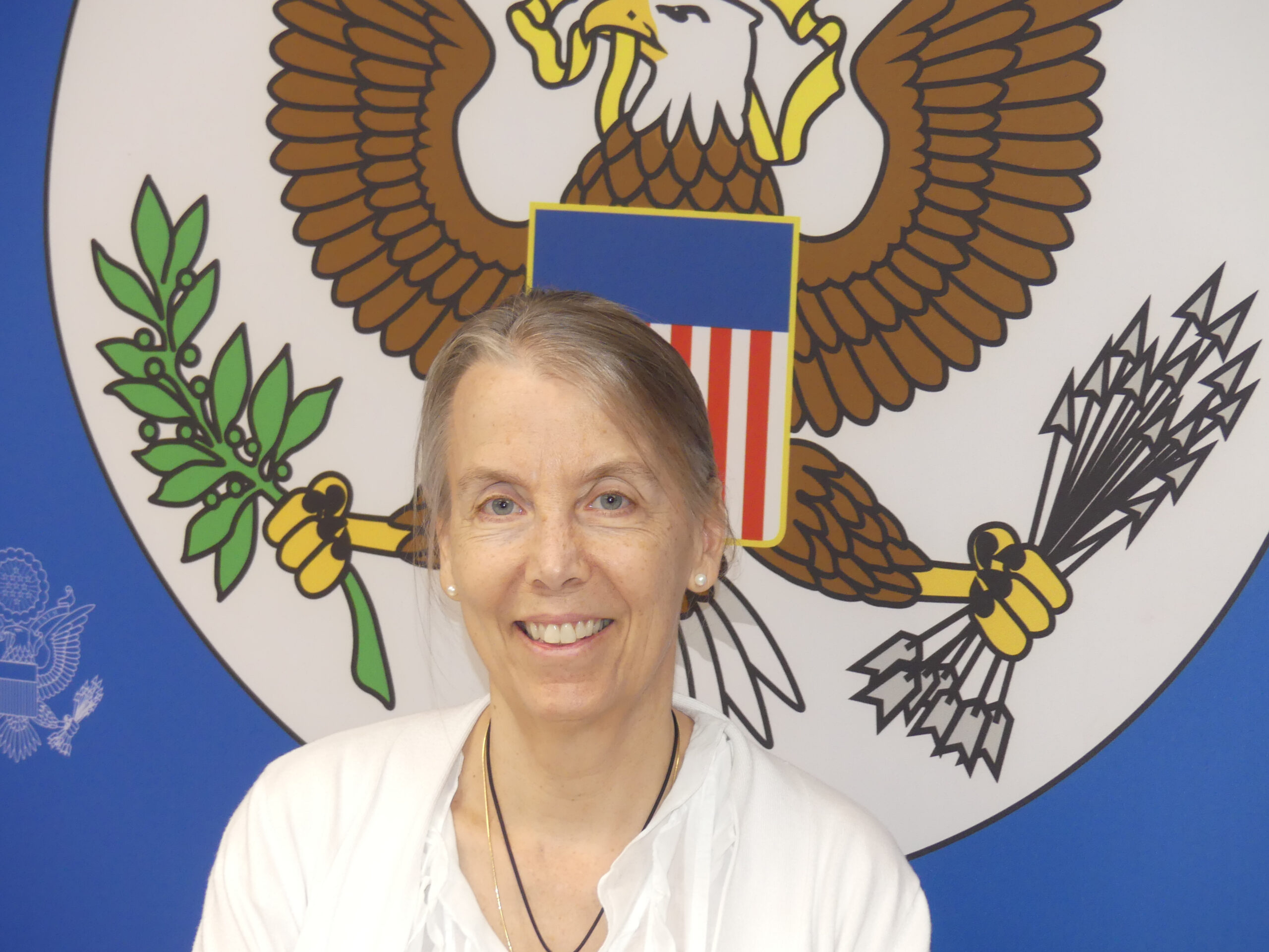 RCA-Covid-19 : La diplomate américaine Lucy Tamlyn réagit aux désinformations sur le soutien humanitaire européen