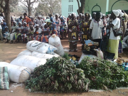 Appui en vivres et non vivres de la Société Saint-Vincent de Paul aux déplacés de la mosquée centrale