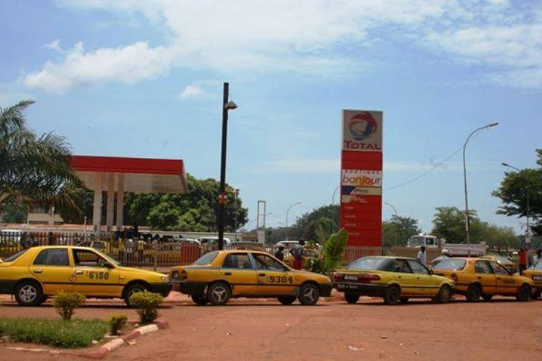 Centrafrique: la pénurie de carburant crée des marchés noirs à Bangui