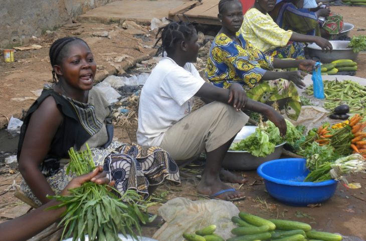 Les comédiens du village Linga sensibilisent sur l'insalubrité dans les marchés