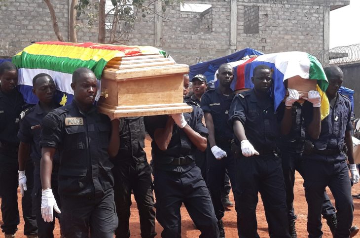La République rend hommage aux deux policiers tombés au front à Bambari