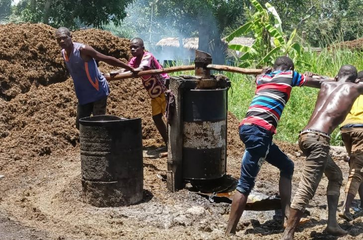 La fabrication artisanale de l’huile de palme au menu du magazine agropastoral