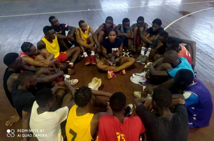 RCA: des jeunes de 6 à 17 ans s’initient au basketball pendant les vacances à Bangui
