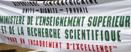 Grève à l’ENA, 20 étudiants arrêtés