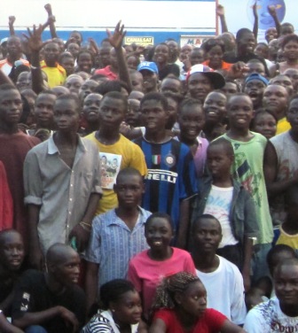 Même en fête, ils donnent leur sang gratuitement