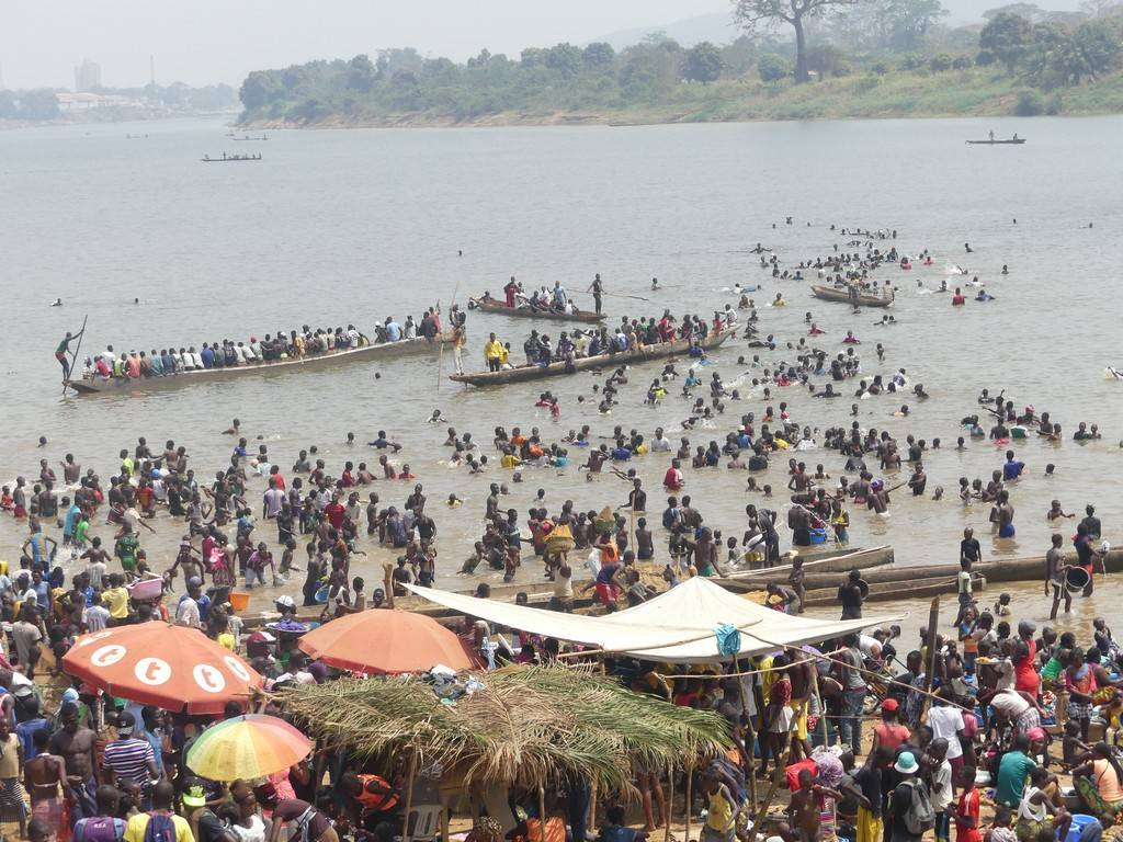 Les abords de la rivière Oubangui de plus en plus fréquentés