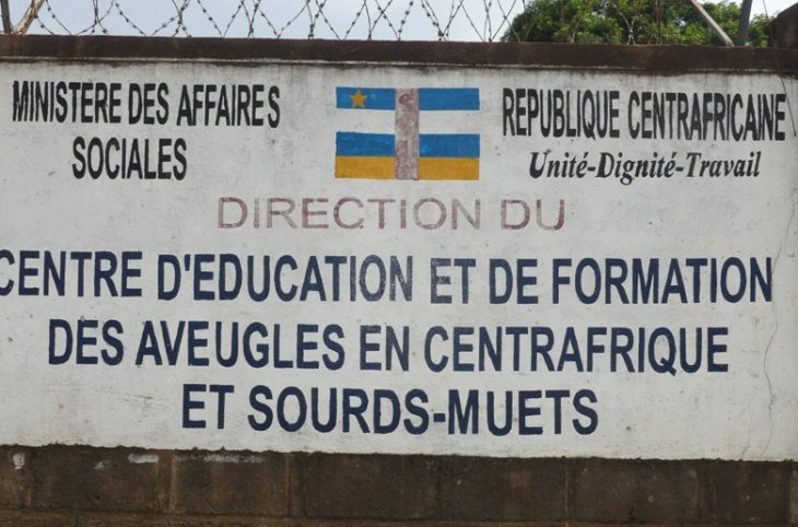 RCA : 9 entrepreneurs sourds-muets équipés en kits de couture à Bangui