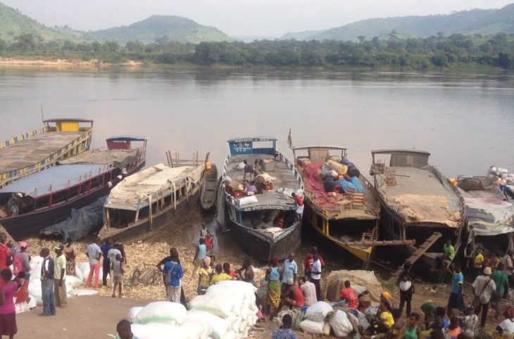 Bangui: le marché de Ouango Port Sao, un des principaux lieux de ravitaillement de la capitale