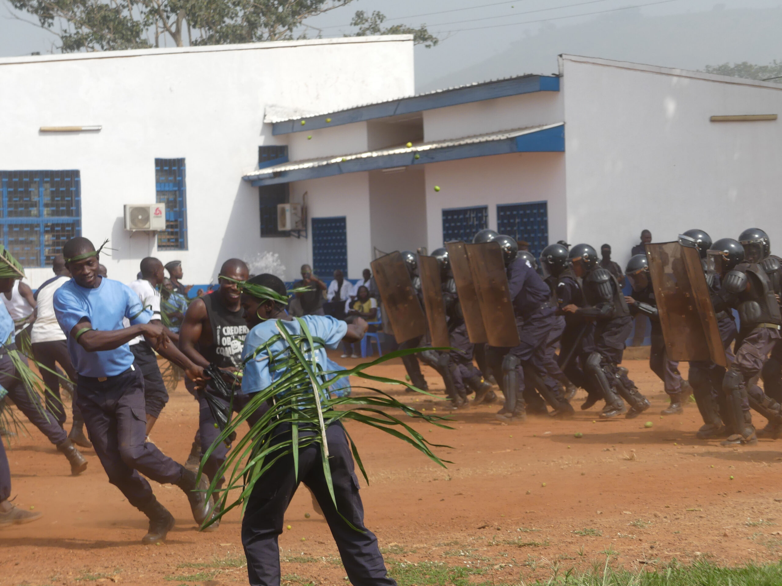 Police :  S’aguerrir pour faire face aux émeutes