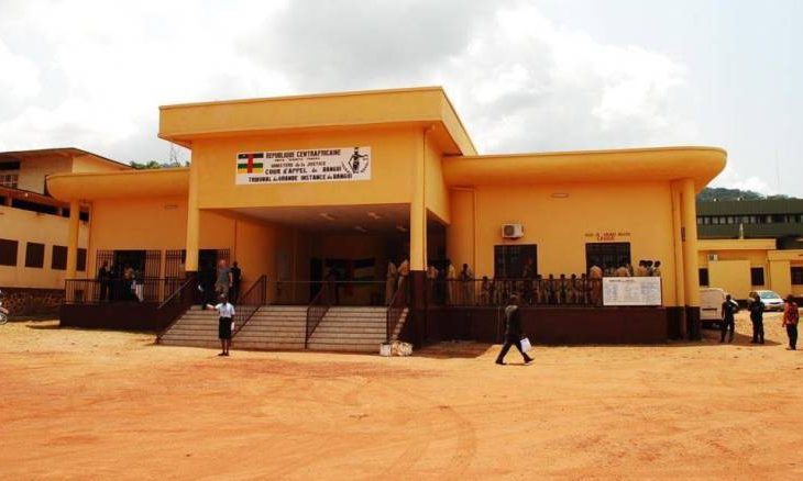 Le rôle de juré populaire dans l'administration de justice