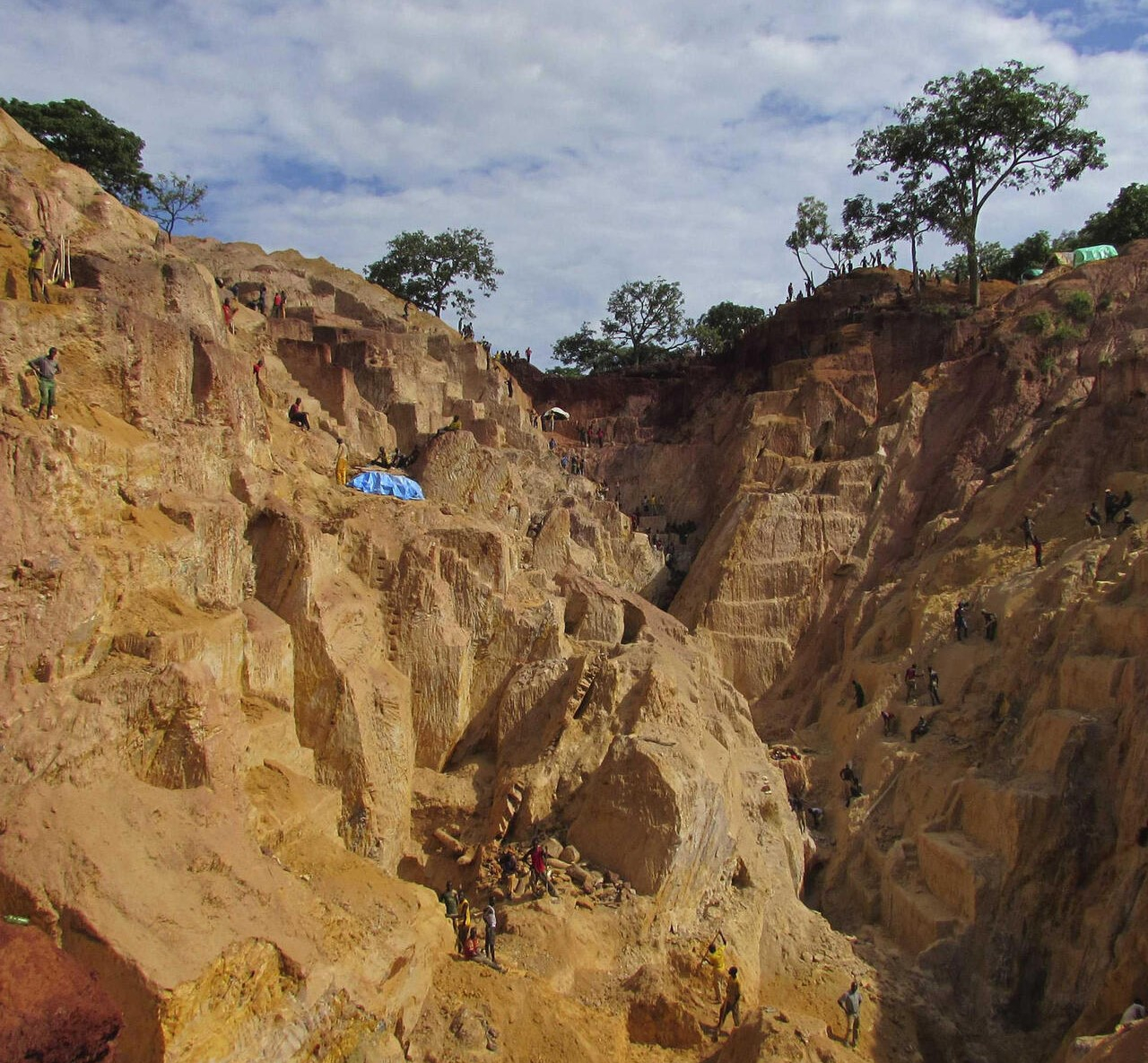 Centrafrique : le gouvernement crée une unité de recherche géologique et minière