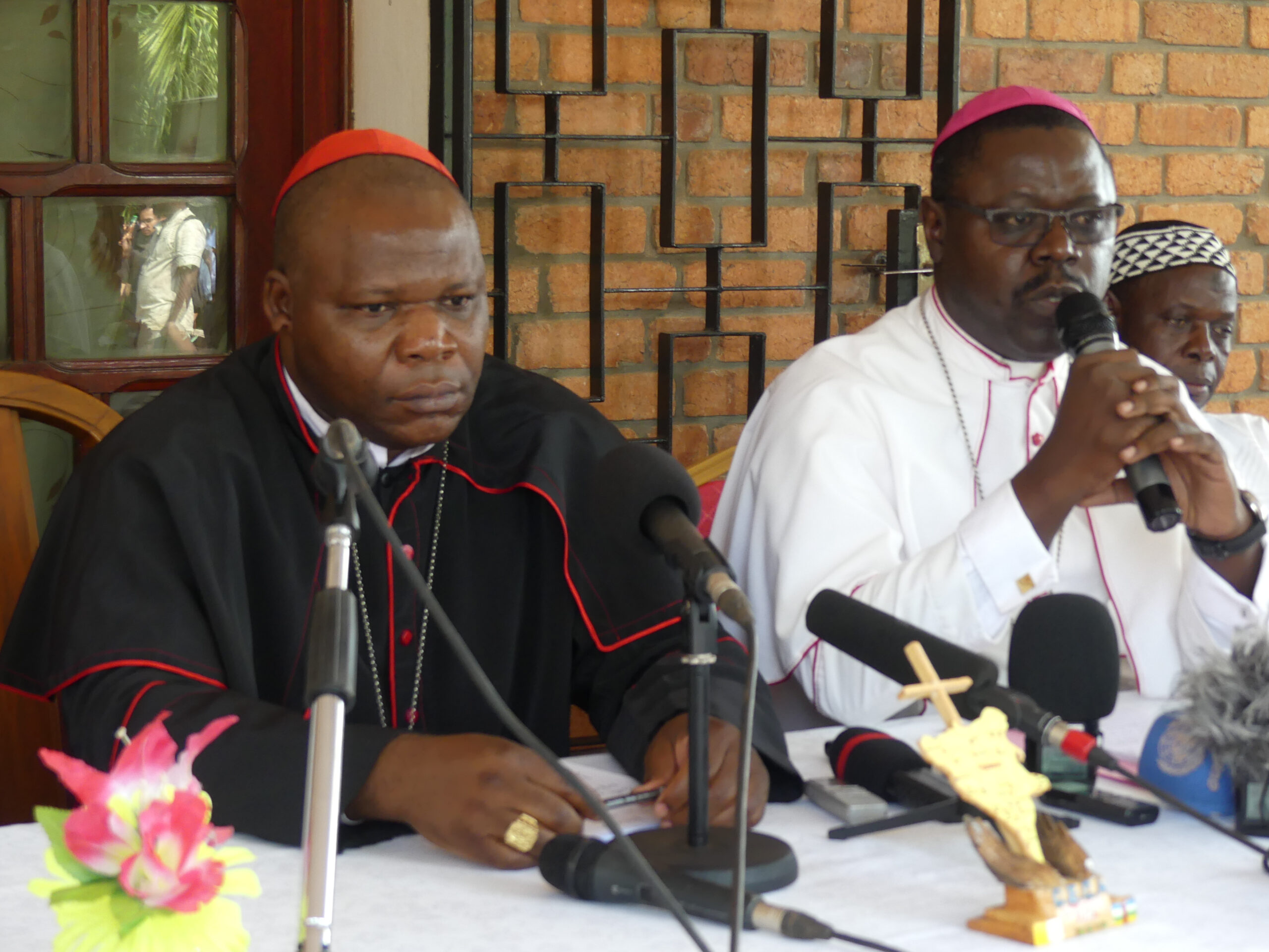 RCA :  » Nous ne pouvons pas continuer avec la violence  » selon le cardinal Dieudonné Nzapalaïnga
