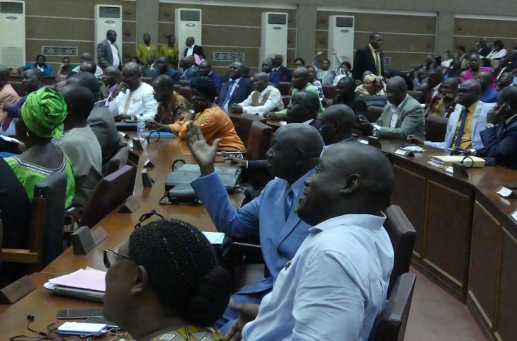 Ce que prévoit la loi au sujet des députés qui désertent leurs commissions