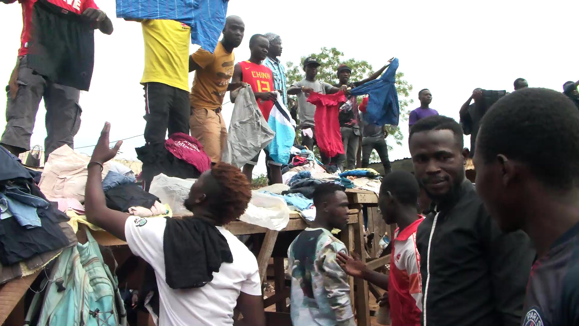 Centrafrique : « Tu as combien », une nouvelle technique de vente de friperies à Bangui