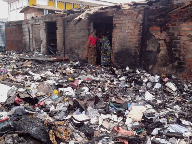 RCA: une dizaine de boutiques parties en fumée au marché central de Bangui