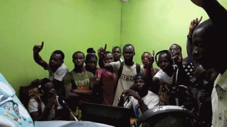 Ndeke Luka 18 ans : des auditeurs dans les locaux de la Radio