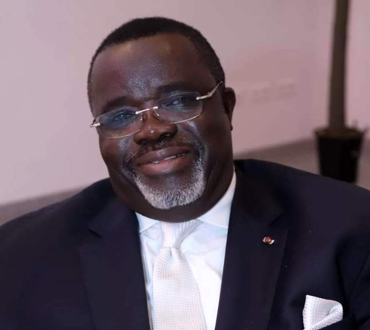 Gilles Gilbert Grésenguet présente les points abordés lors de l’Assemblée générale extraordinaire du CNOSCA