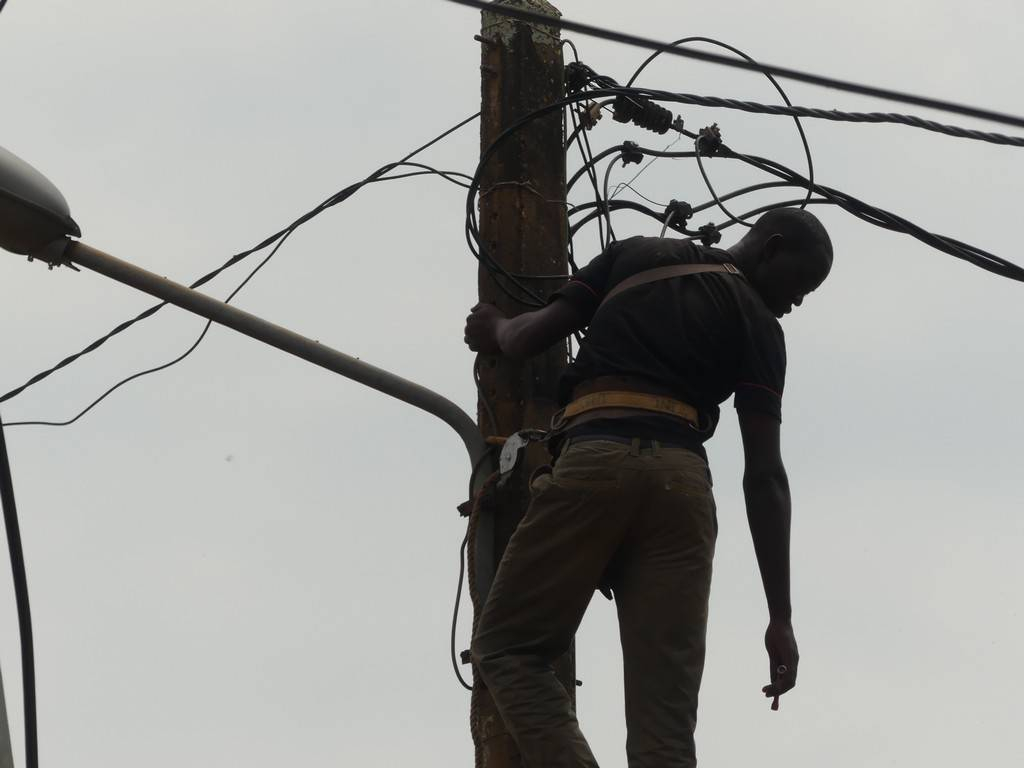 Bangui: l’électricité de retour dans les ménages après des années de délestages intempestifs