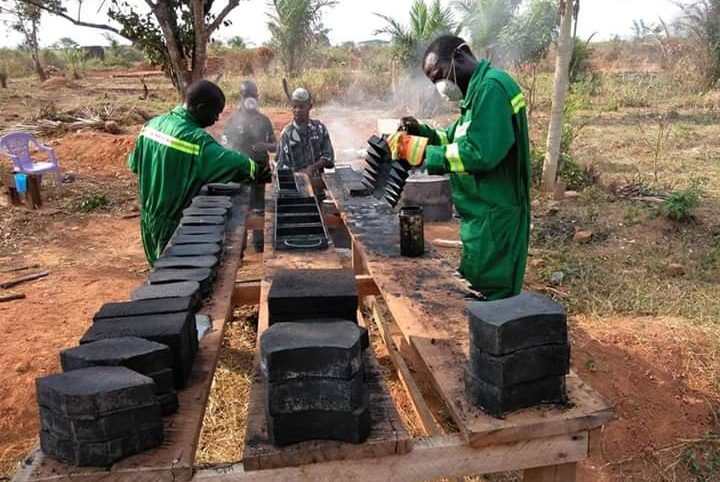 RCA: Des pavés fabriqués à base des déchets plastiques pour protéger l'environnement