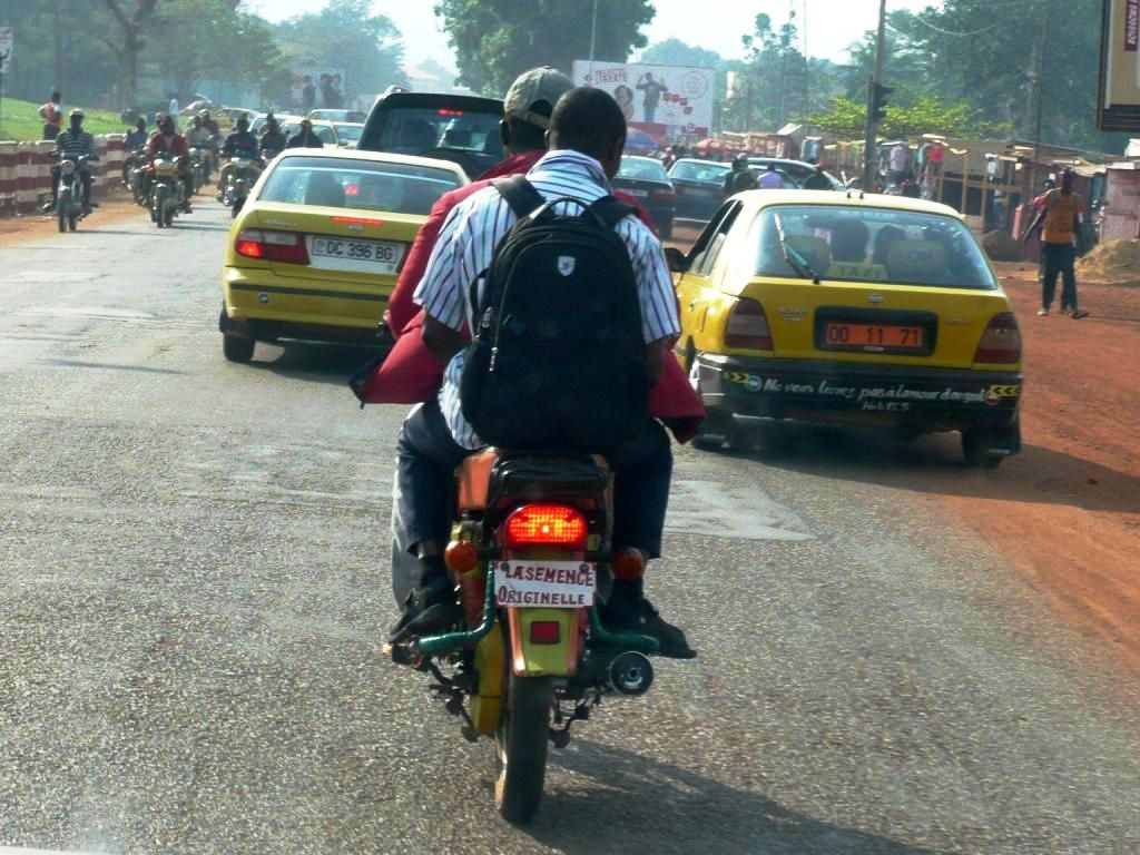 Mag-éco : l’impact du couvre-feu sur les activités des taxis motos